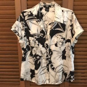 | EUC BCBG Maxazria Satiny Black & White Blouse - XL